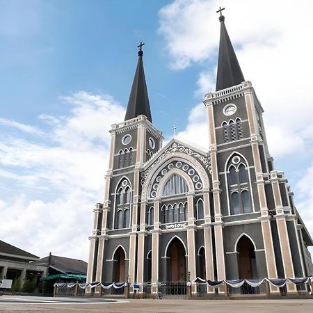 Bussarakam Place Hotel จันทบุรี ภายนอก รูปภาพ