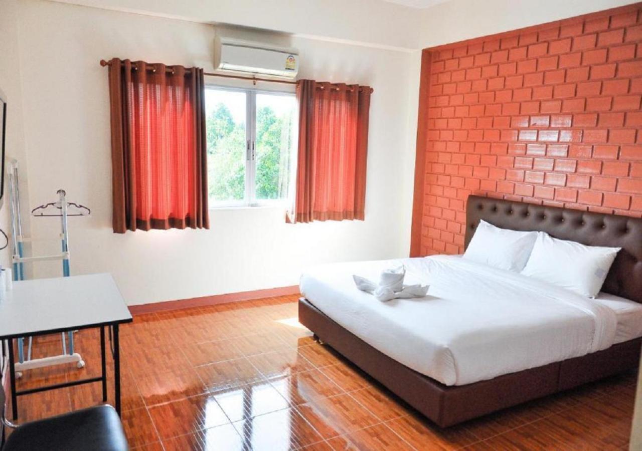 Bussarakam Place Hotel จันทบุรี ภายนอก รูปภาพ