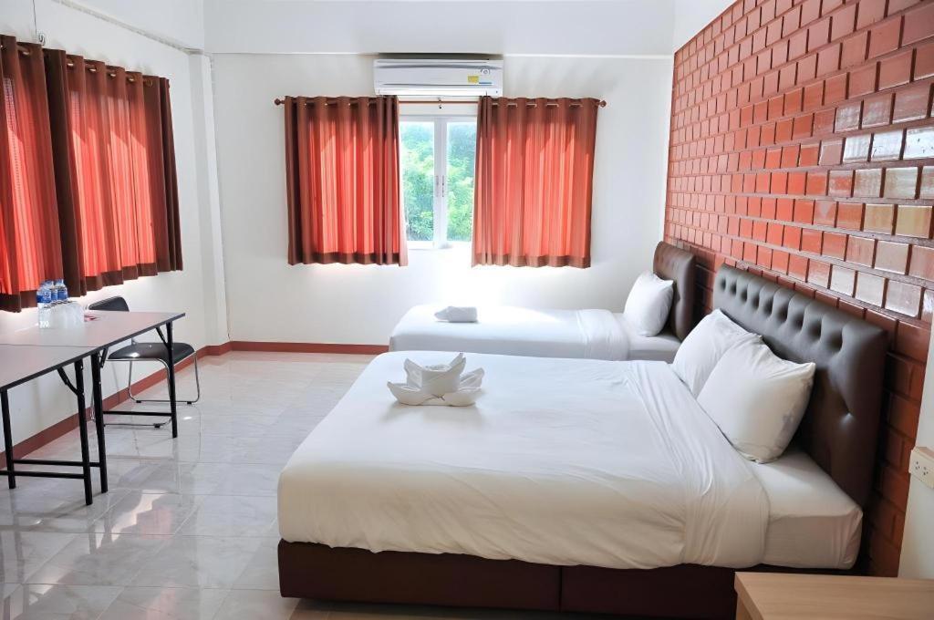 Bussarakam Place Hotel จันทบุรี ภายนอก รูปภาพ