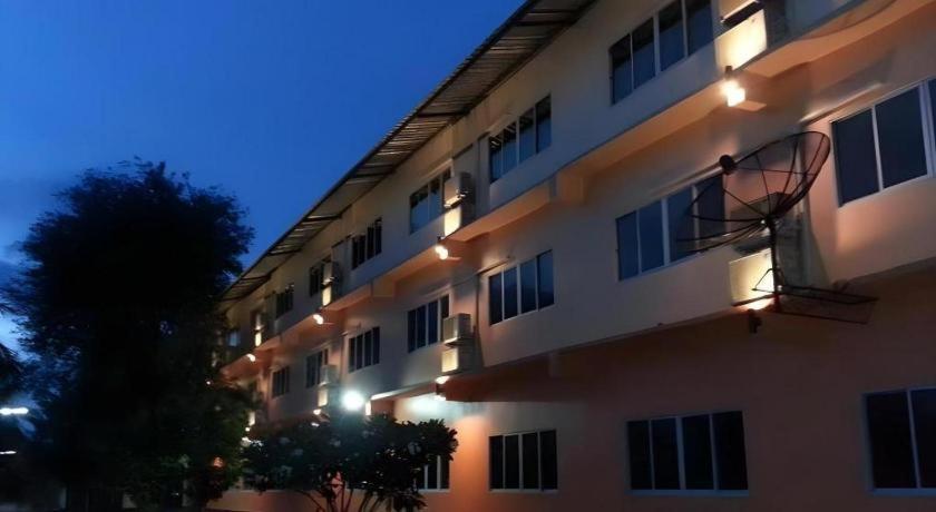 Bussarakam Place Hotel จันทบุรี ภายนอก รูปภาพ