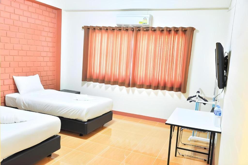 Bussarakam Place Hotel จันทบุรี ภายนอก รูปภาพ