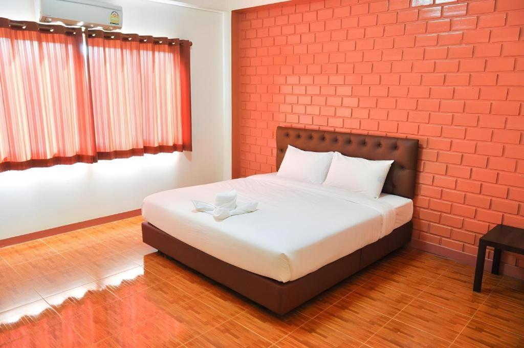 Bussarakam Place Hotel จันทบุรี ภายนอก รูปภาพ